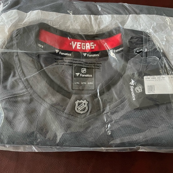 Vegas Golden Knights Jersey- youth L/XL, NWT - Picture 5 of 5